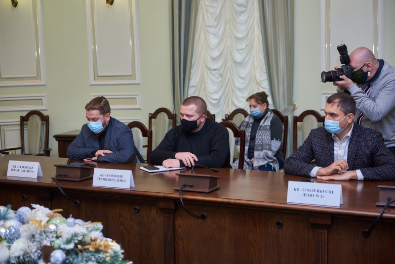 Водії громадського транспорту видаватимуть пасажирам маски