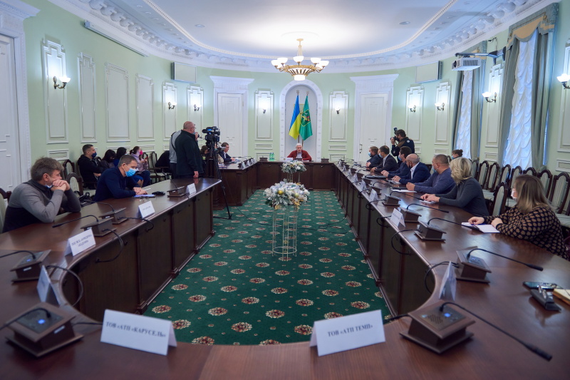 Водії громадського транспорту видаватимуть пасажирам маски