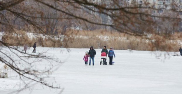 Харків'ян просять не виходити на тонкий лід