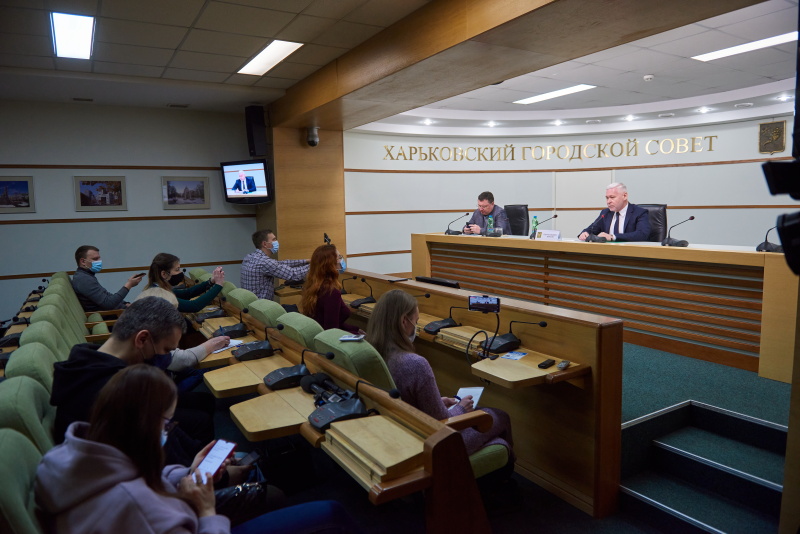 Місто виплачує матеріальну компенсацію вчителям і медпрацівникам, які захворіли на COVID-19