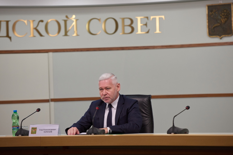 Місто виплачує матеріальну компенсацію вчителям і медпрацівникам, які захворіли на COVID-19