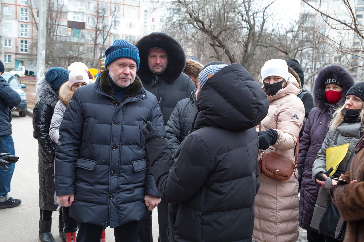 Міська влада допоможе харків'янам, які купили житло в недобудові на проспекті Перемоги