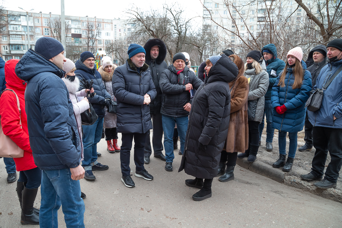 Міська влада допоможе харків'янам, які купили житло в недобудові на проспекті Перемоги