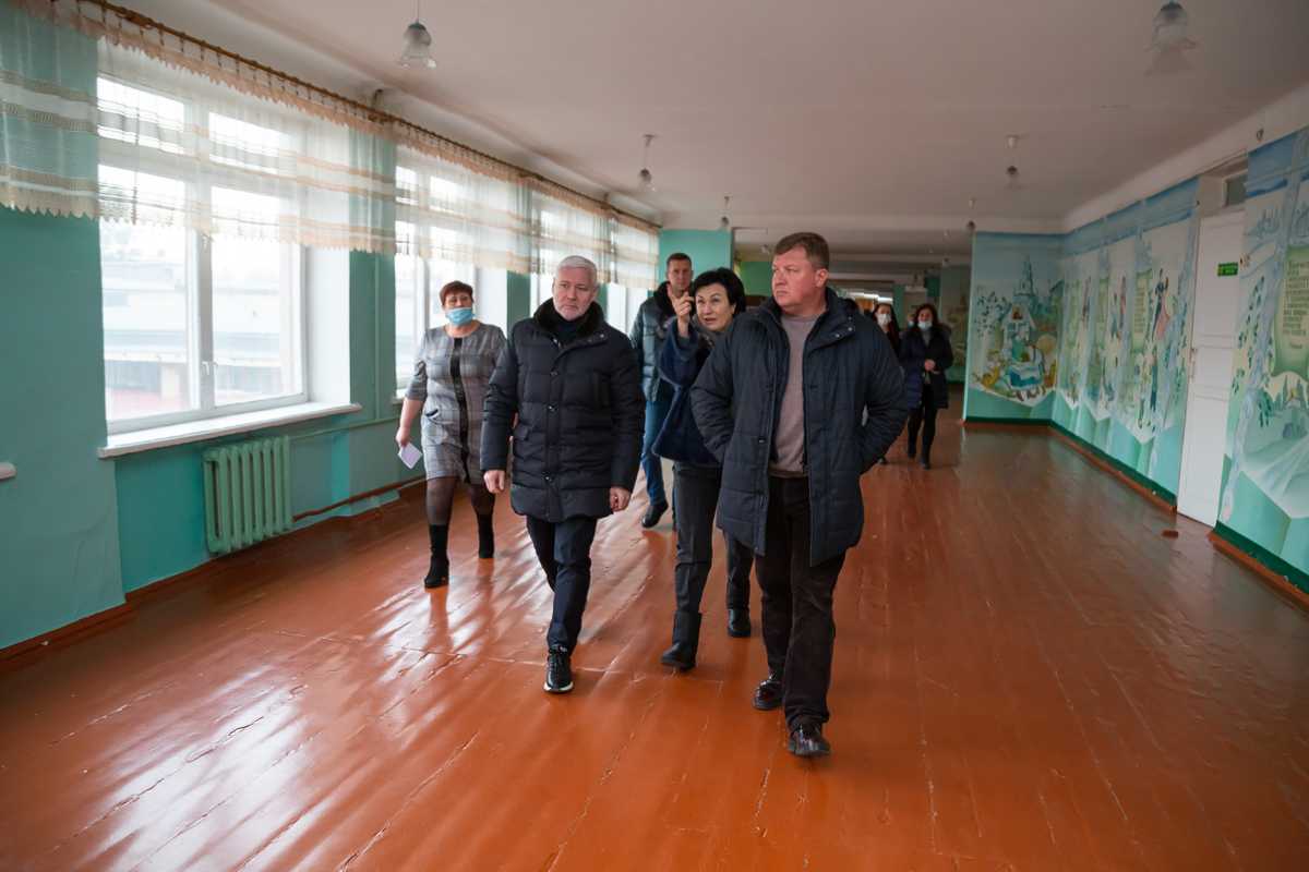 У міських школах тривають ремонти і вивчають питання освітленості кабінетів