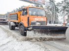 Комунальники в посиленому режимі прибирають сніг на магістралях міста