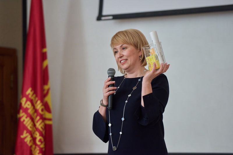 У фармацевтичному коледжі пройшов випуск молодих фахівців