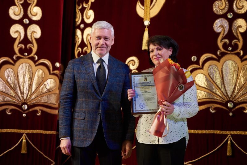 Харків'янкам вручили грамоти Міносвіти і міської ради
