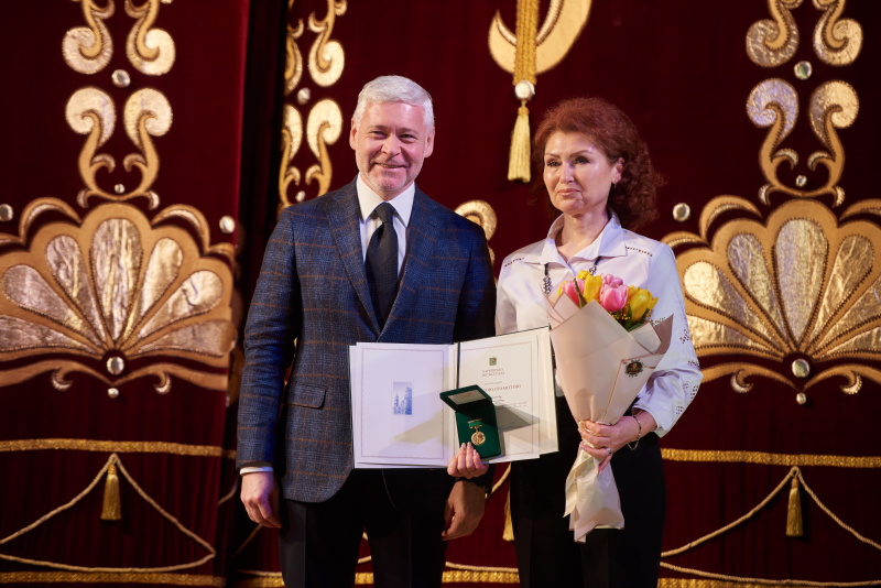 Харків'янкам вручили грамоти Міносвіти і міської ради