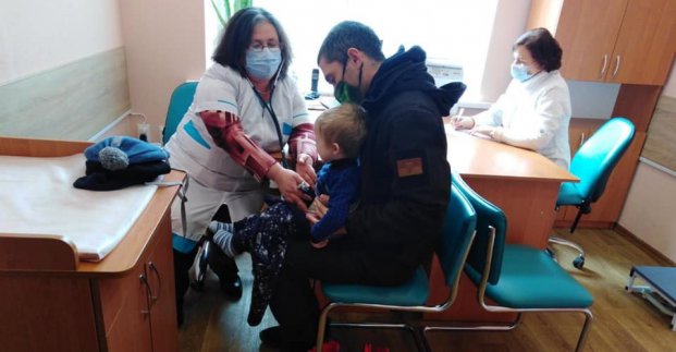 У Новобаварському районі відкрили після ремонту дитячу амбулаторію
