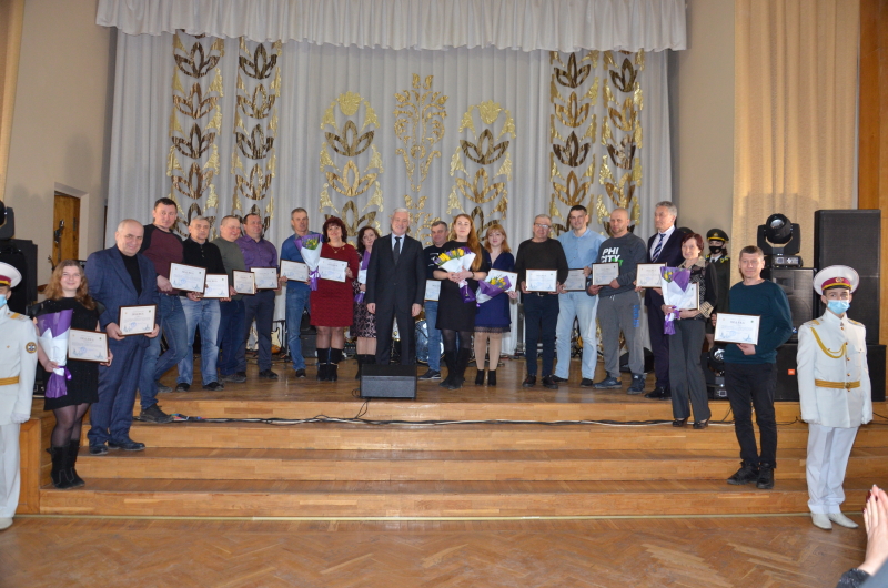 У районах міста відзначають День працівників житлово-комунального господарства