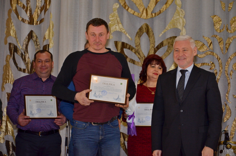 У районах міста відзначають День працівників житлово-комунального господарства