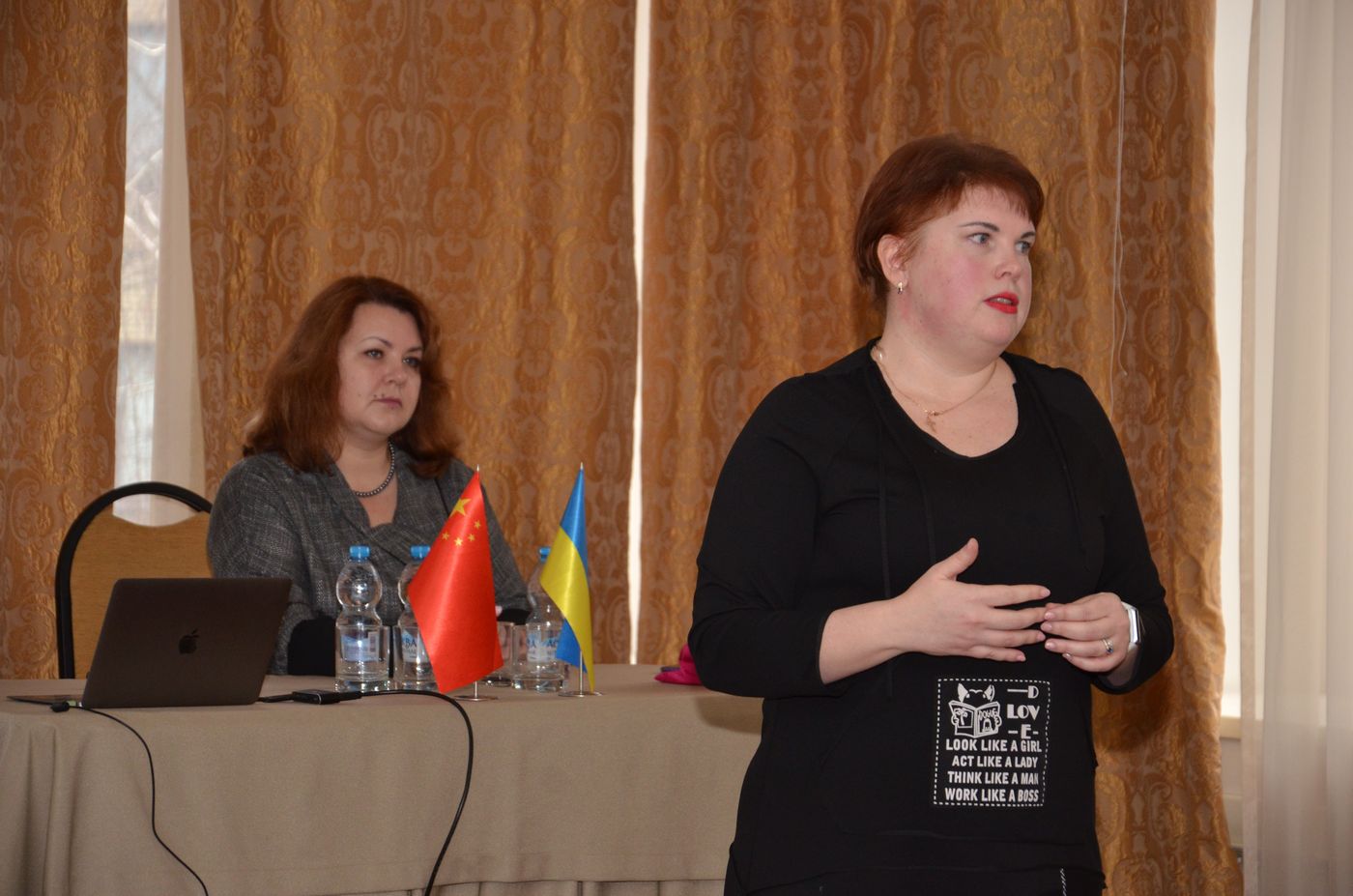 У місті проводять навчальний круглий стіл для підприємців, які співпрацюють з Китаєм 