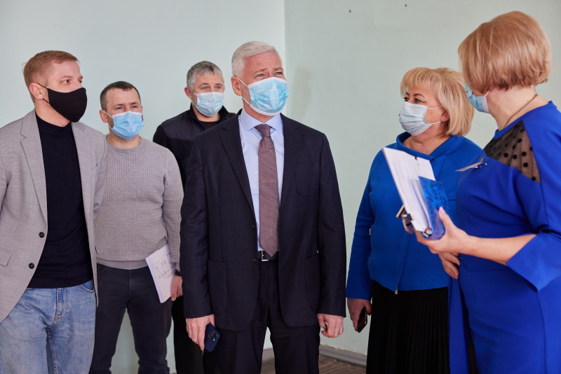 У найбільшій школі Немишлянського району відремонтують спортзал