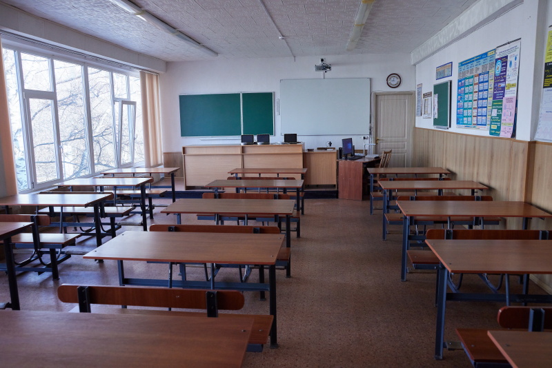 У найбільшій школі Немишлянського району відремонтують спортзал
