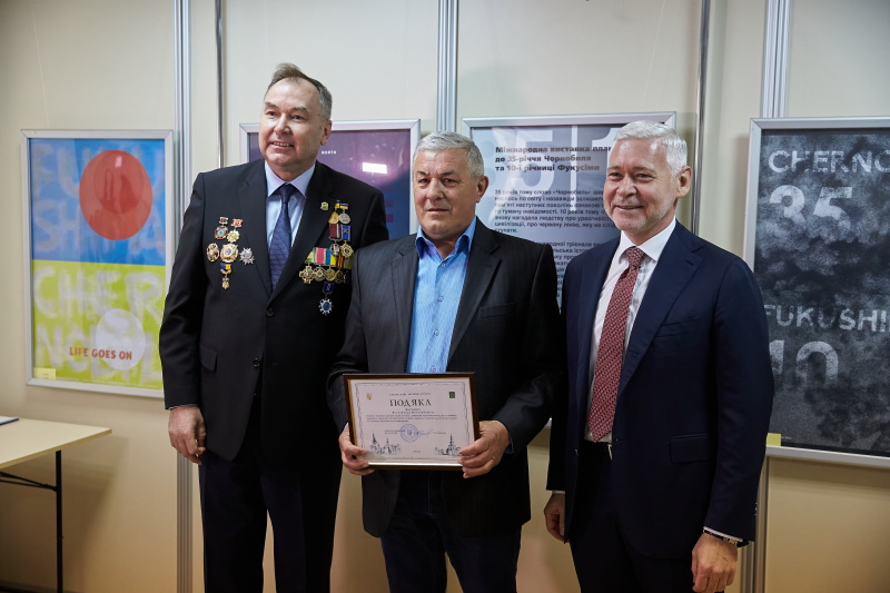 Ігор Терехов зустрівся з харківськими чорнобильцями та вручив їм нагороди