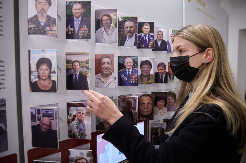 Ігор Терехов зустрівся з харківськими чорнобильцями та вручив їм нагороди