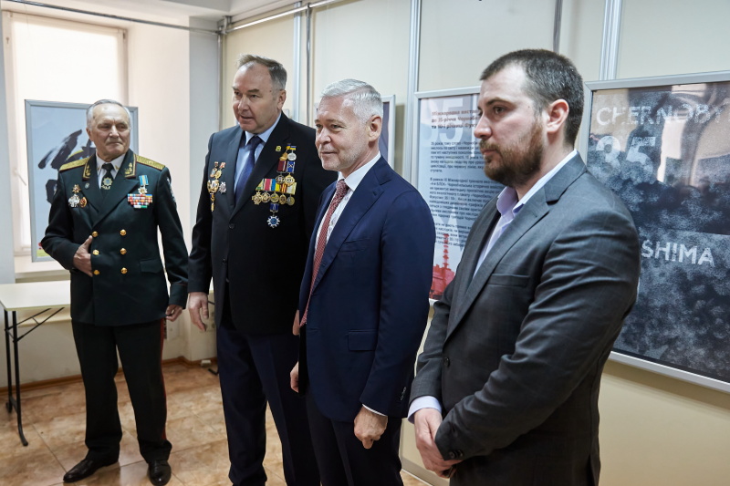 Ігор Терехов зустрівся з харківськими чорнобильцями та вручив їм нагороди