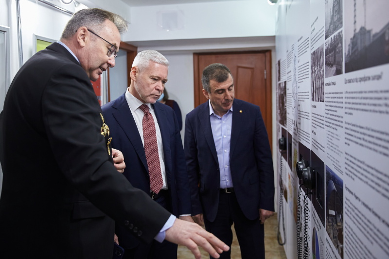 Ігор Терехов зустрівся з харківськими чорнобильцями та вручив їм нагороди