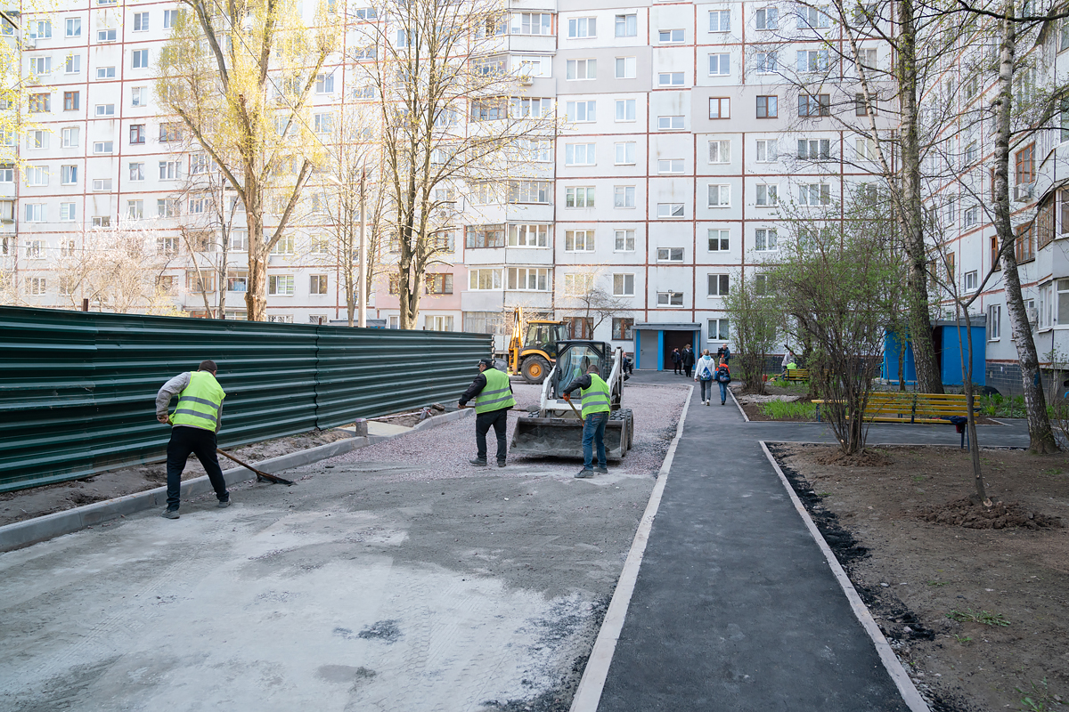 Локацію для відпочинку на вулиці Ахсарова відкриють до Дня захисту дітей