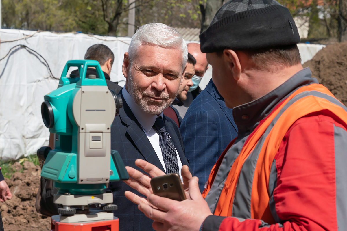 Локацію для відпочинку на вулиці Ахсарова відкриють до Дня захисту дітей
