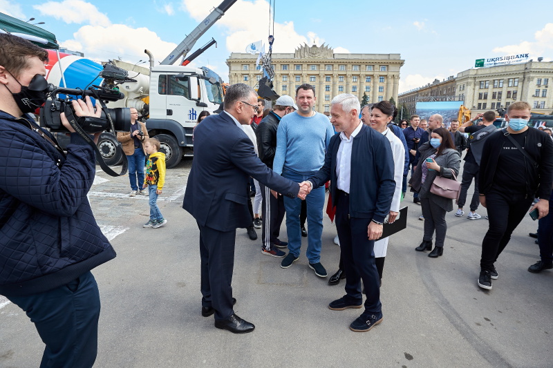 Провідні підприємства Харкова представили на площі Свободи свої досягнення