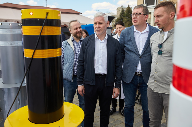 Провідні підприємства Харкова представили на площі Свободи свої досягнення