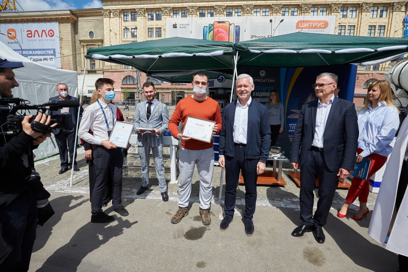Провідні підприємства Харкова представили на площі Свободи свої досягнення