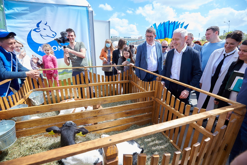 Провідні підприємства Харкова представили на площі Свободи свої досягнення
