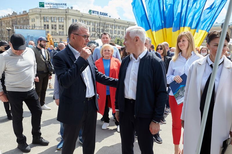 Провідні підприємства Харкова представили на площі Свободи свої досягнення
