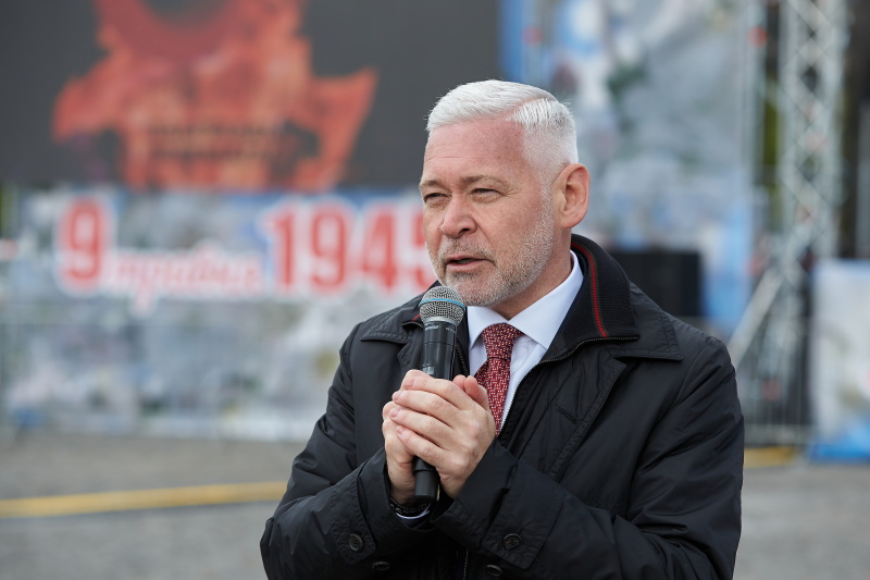 Фронтові пісні та «польова каша» - ветерани святкують День перемоги