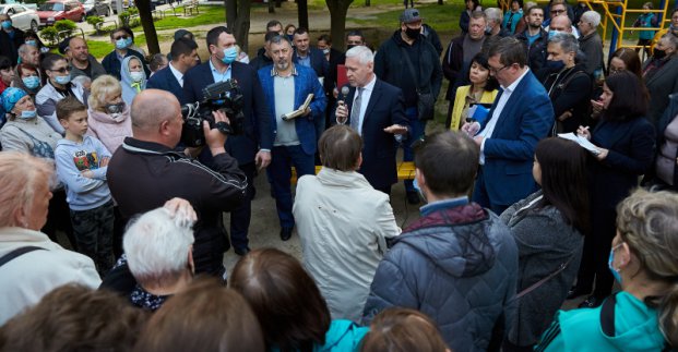 На маршрути в селищі Комунар вийдуть додаткові тролейбуси