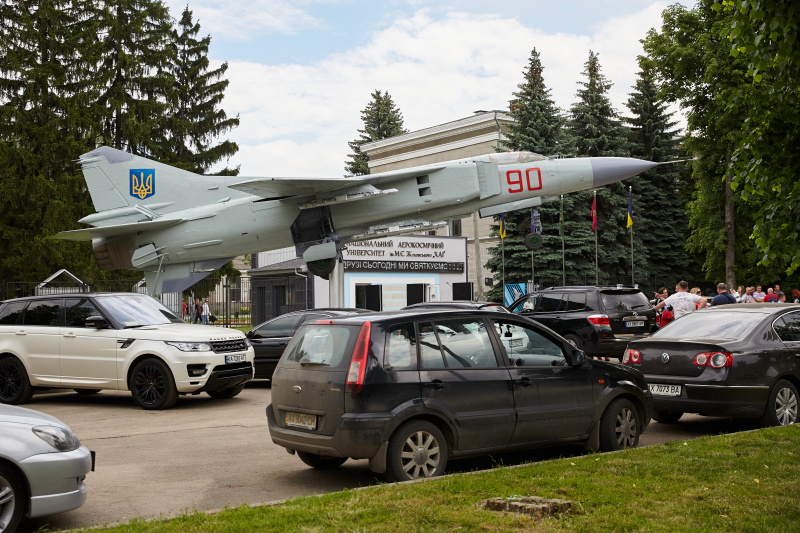 В ХАІ відзначили 91-річчя і відкрили пам'ятник літаку