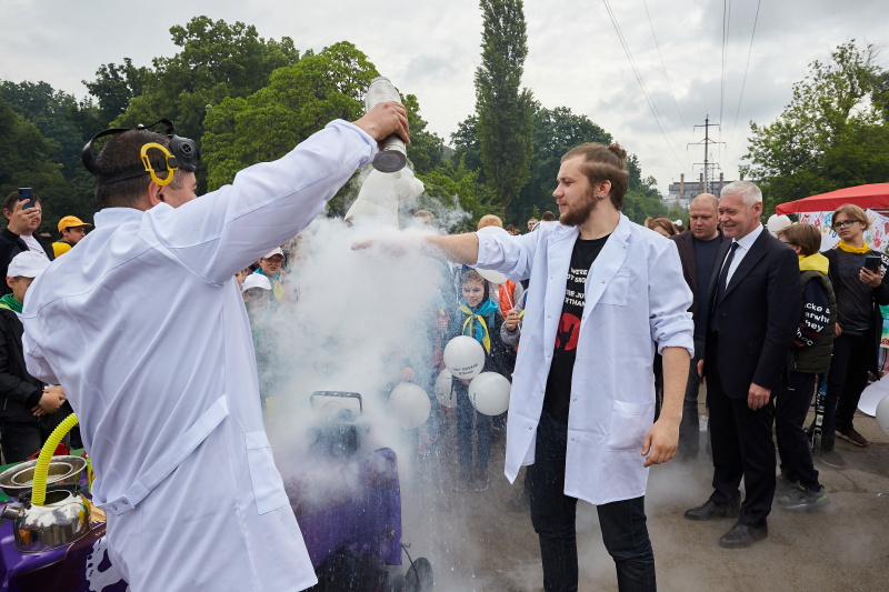 У парку Машинобудівників відбулося свято для дітей