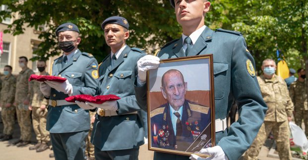У Харкові попрощалися з Михайлом Карпєєвим