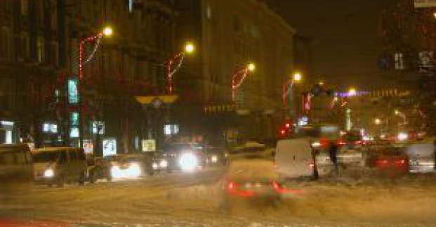 Вулиці Харкова освітлюватимуть до першої ночі
