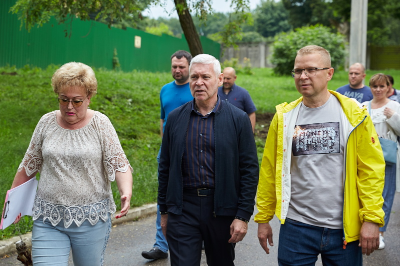 У Харківській школі №29 реконструюють стадіон