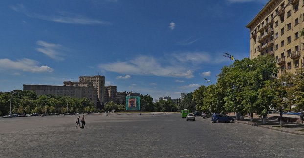 На День молоді на площі Свободи буде заборонено рух транспорту
