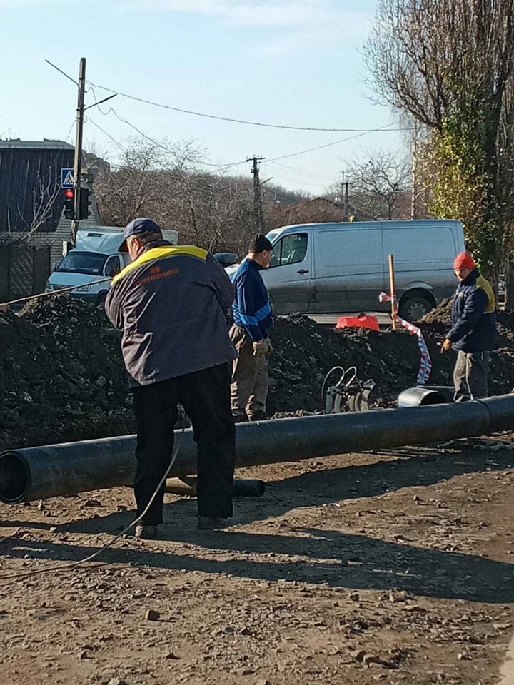 У Новобаварському районі перекладають мережі водопостачання