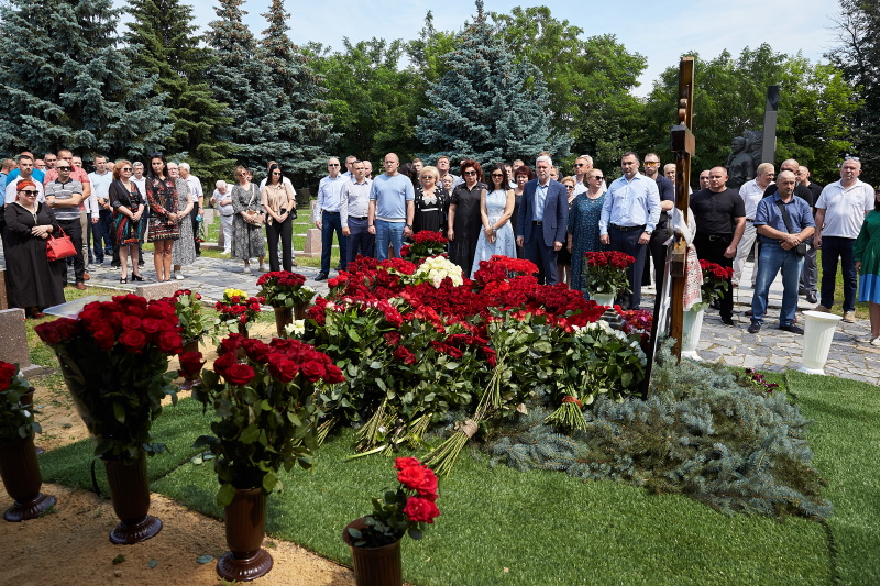 Харків'яни вшанували пам'ять Геннадія Кернеса