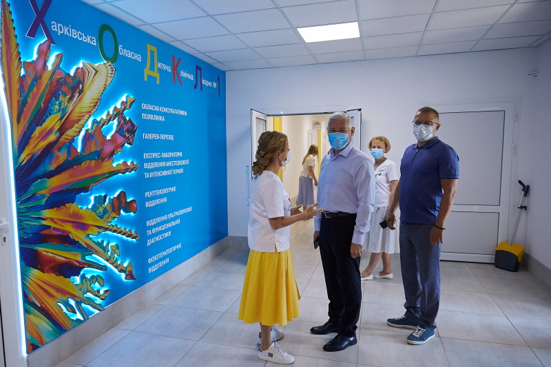 Біля дитячої обласної лікарні відремонтують дорогу