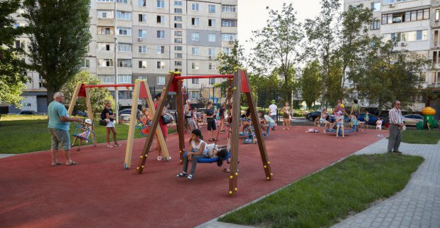 У Київському районі відкрили сучасну зону відпочинку