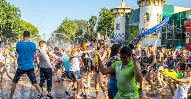 Водяна битва, конкурси та пінна вечірка - у парку Горького відзначать екватор літа