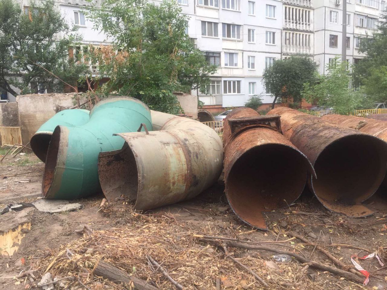 «Харківські теплові мережі» перекладають тепломагістраль у Київському районі