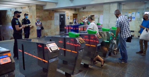 У Харкові посилили контроль за дотриманням маскового режиму