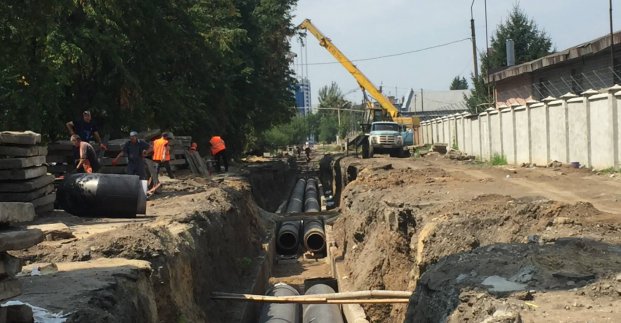 «Теплові мережі» ведуть реконструкцію магістрального трубопроводу в Слобідському районі