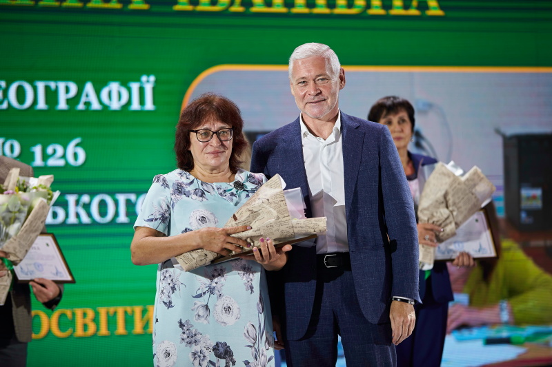 Харківським вчителям підвищать надбавки за престижність праці