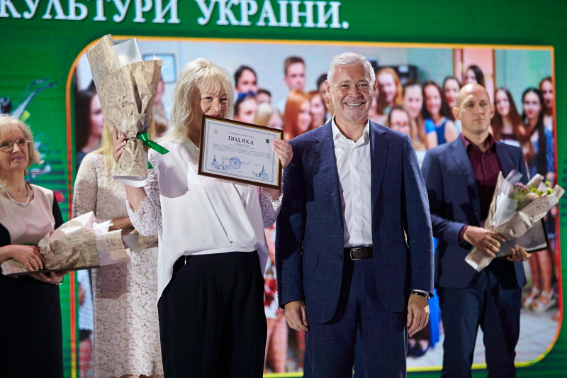 Харківським вчителям підвищать надбавки за престижність праці