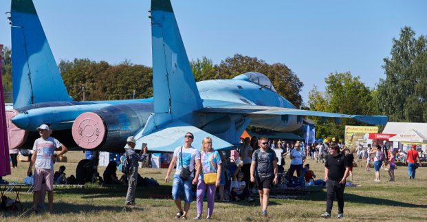 На аеродромі «Коротич» проходить авіаційний фестиваль
