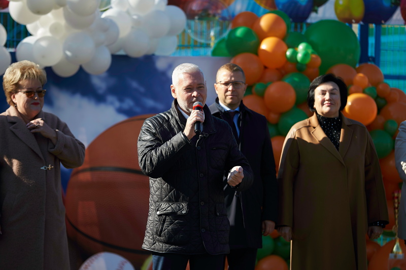 Ігор Терехов відкрив стадіон у школі №29
