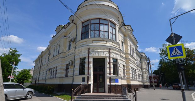 Будівля пологового будинку №2 на Московському проспекті була і буде у власності міста, - офіційна заява